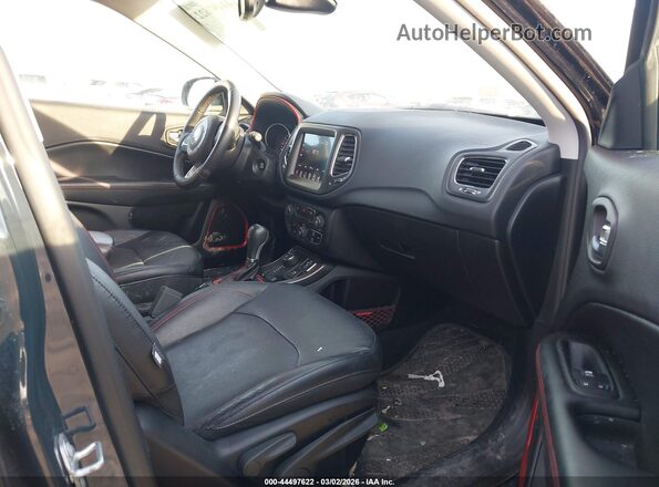 3C4NJDDB9HT624710 2017 JEEP NEW COMPASS Black Widok wnętrza z przodu