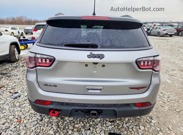 3C4NJDDBXNT101305 2022 JEEP COMPASS Серебряный Вид сзади