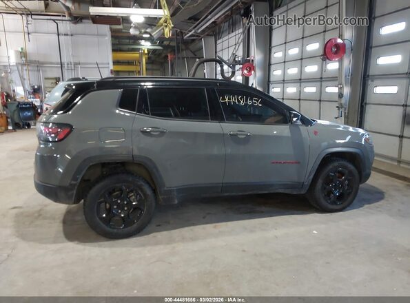 3C4NJDDN3RT581784 2024 JEEP COMPASS Серый Вид задней части салона