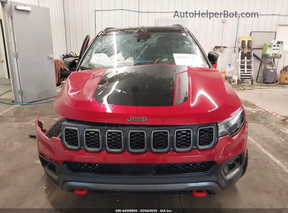 3C4NJDDN4ST522121 2025 JEEP COMPASS Красный Вид задней части салона