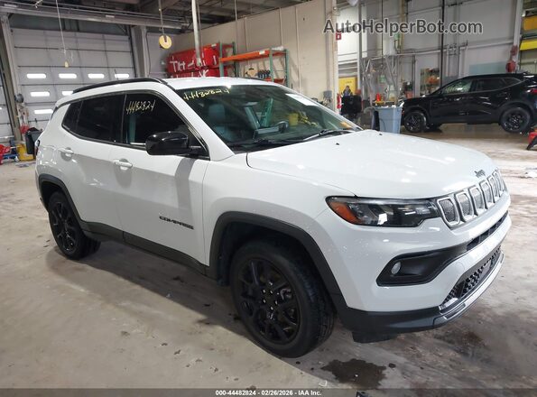 3C4NJDFB8NT132386 2022 JEEP COMPASS White Przód prawy