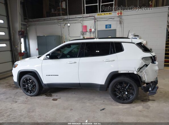 3C4NJDFB8NT132386 2022 JEEP COMPASS White Widok wnętrza 360 stopni
