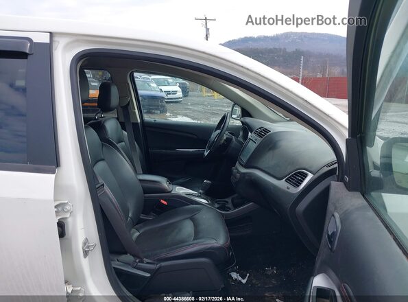 3C4PDDEG2KT774773 2019 DODGE JOURNEY White Вид салону спереду