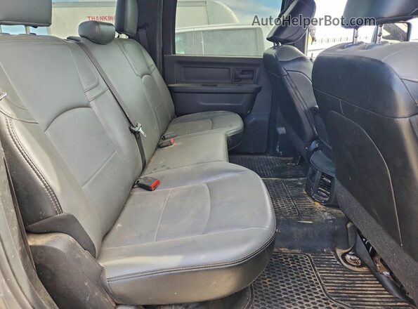 3C63RRGL0PG543353 2023 RAM 3500 Gray Widok tylnych siedzeń