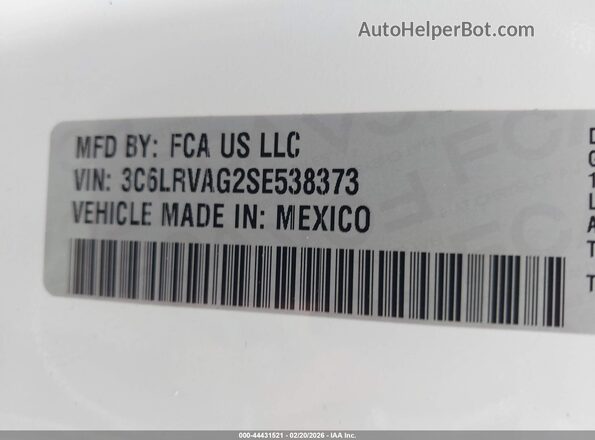 3C6LRVAG2SE538373 2025 RAM PROMASTER 1500 White Vista del compartimento del motor