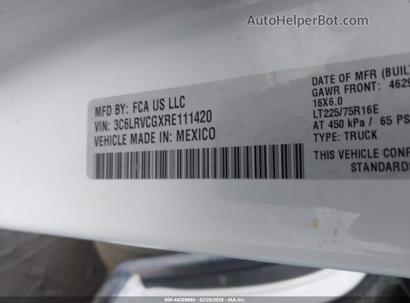 3C6LRVCGXRE111420 2024 RAM PROMASTER 2500 White Vista del compartimento del motor