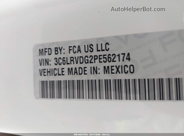 3C6LRVDG2PE562174 2023 RAM PROMASTER 2500 White Vista del compartimento del motor
