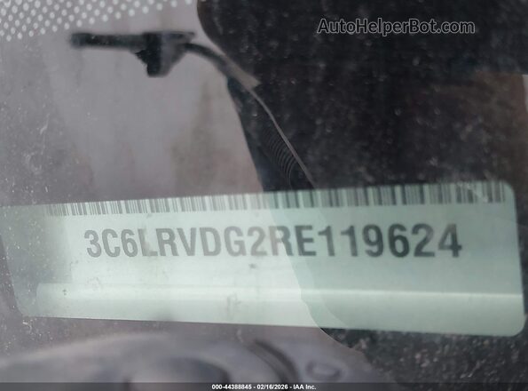 3C6LRVDG2RE119624 2024 RAM PROMASTER 2500 White Vista del compartimento del motor