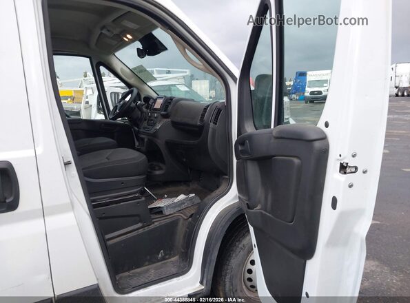3C6LRVDG2RE119624 2024 RAM PROMASTER 2500 White Vista interior delantera