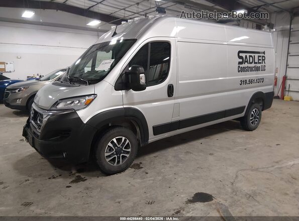 3C6LRVDG3SE554870 2025 RAM PROMASTER 2500 Серебряный Передняя левая четверть