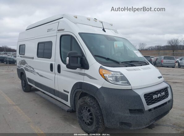 3C6LRVDG6NE135061 2022 RAM PROMASTER 2500 Белый Передняя правая четверть