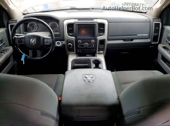 3C6RR6LT8JG146138 2018 RAM 1500 Красный Вид панели приборов