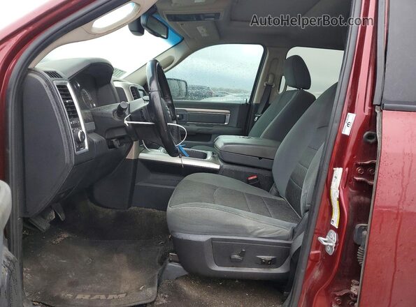 3C6RR6LT8JG146138 2018 RAM 1500 Красный Вид салона спереди