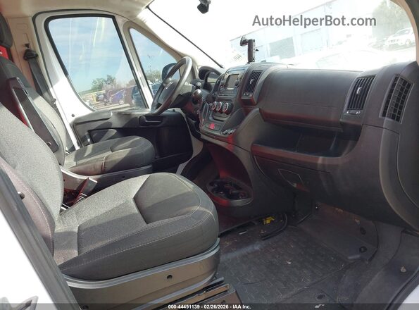 3C6TRVAG3KE511151 2019 RAM PROMASTER 1500 Белый Вид салона спереди
