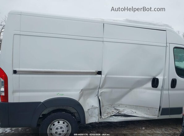 3C6TRVCG1JE154760 2018 RAM PROMASTER 2500 Белый Вид задней части салона