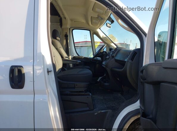 3C6TRVCG4LE109508 2020 RAM PROMASTER 2500 Белый Вид салона спереди