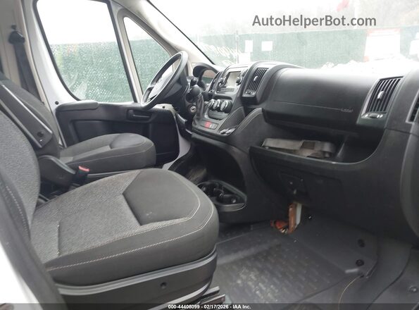 3C6TRVNGXKE505423 2019 RAM PROMASTER 1500 Белый Вид салона спереди