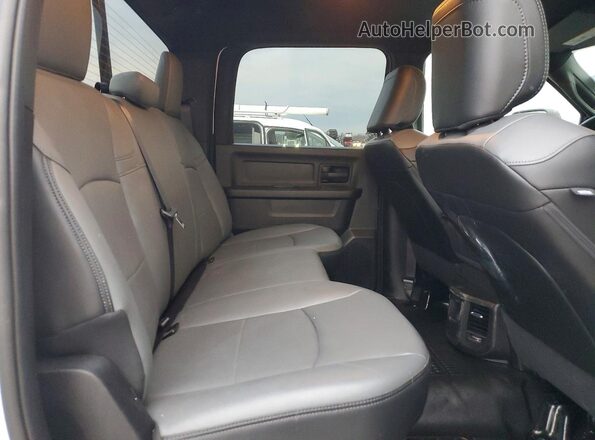 3C6UR4HJXTG169798 2026 RAM 2500 Белый Вид задних сидений