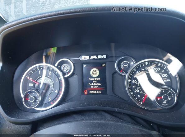 3C6UR5CL2RG176185 2024 RAM 2500 Черный Вид задних сидений