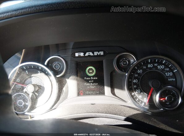 3C6UR5CLXRG237654 2024 RAM 2500 Черный Вид задних сидений