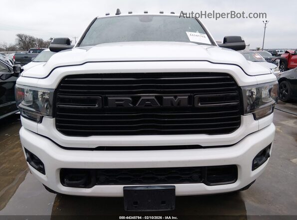 3C6UR5DL7LG112505 2020 RAM 2500 Белый Вид панели приборов