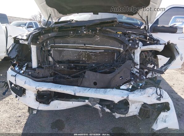 3C6UR5FL4RG159688 2024 RAM 2500 Белый Вид спереди