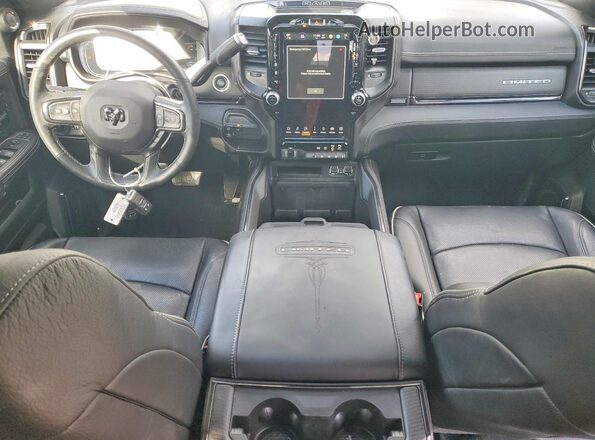 3C6UR5SL3RG101903 2024 RAM 2500 White Vista del salpicadero
