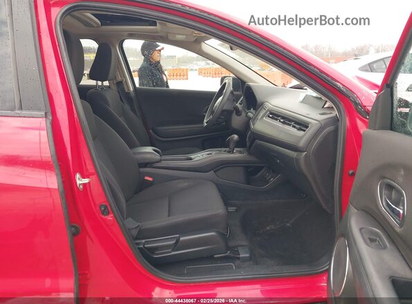 3CZRU6H56HM704141 2017 HONDA HR-V Red Widok wnętrza z przodu