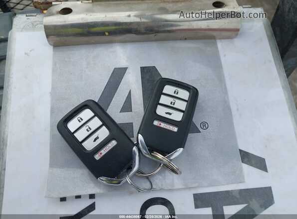 3CZRU6H56HM704141 2017 HONDA HR-V Red Widok deski rozdzielczej