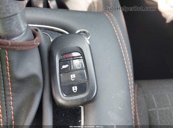 3CZRZ1H52SM742283 2025 HONDA HR-V Maroon Widok deski rozdzielczej