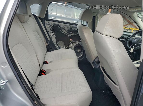 3CZRZ2H33RM759916 2024 HONDA HR-V Серебряный Вид задних сидений