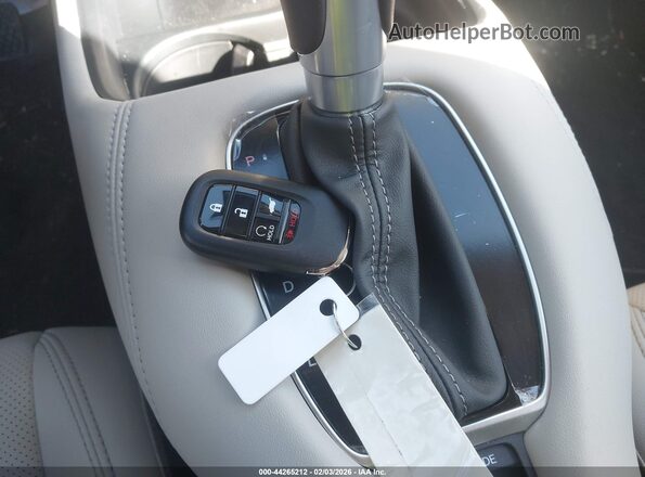 3CZRZ2H79TM729555 2026 HONDA HR-V Серый Вид панели приборов