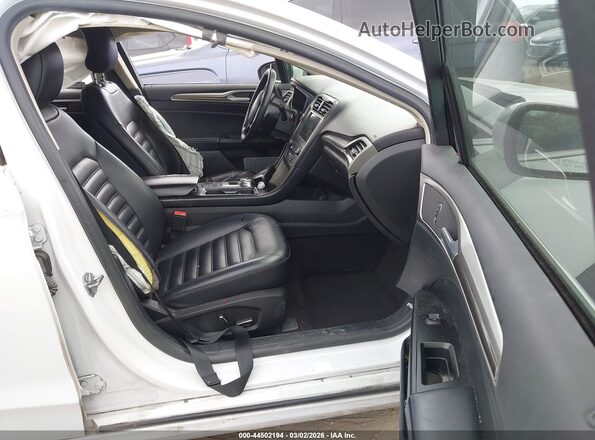 3FA6P0CD6KR140504 2019 FORD FUSION White Вид салону спереду