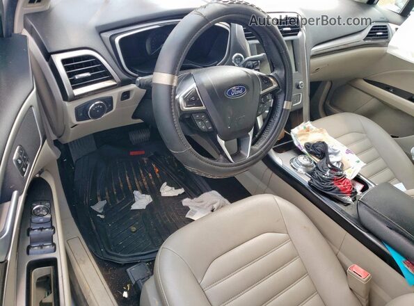 3FA6P0CD6KR150255 2019 FORD FUSION Silver Widok deski rozdzielczej