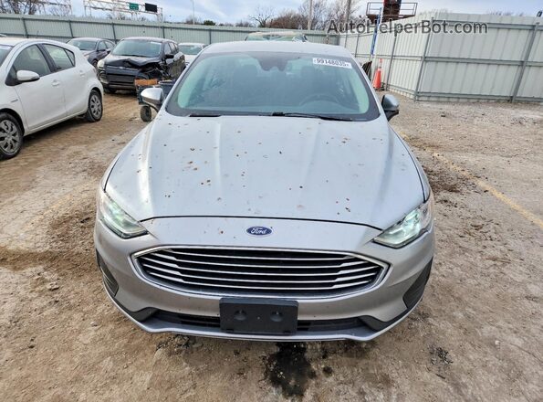 3FA6P0H77LR118547 2020 FORD FUSION Серебряный Вид спереди