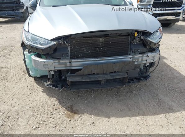 3FA6P0HD0LR253522 2020 FORD FUSION Серебряный Вид спереди