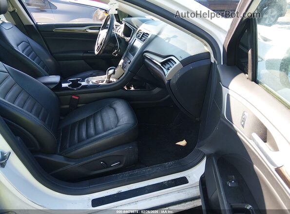 3FA6P0HD6GR273084 2016 FORD FUSION Белый Вид салона спереди