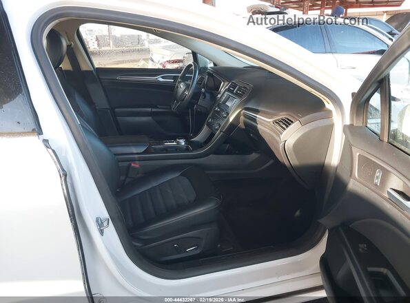 3FA6P0LU2HR299917 2017 FORD FUSION HYBRID White Front interior view