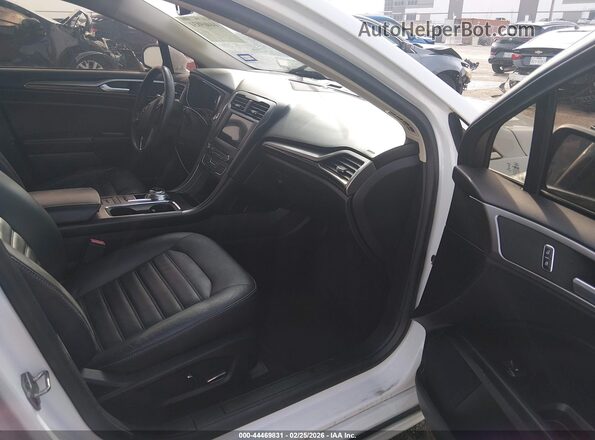 3FA6P0LU3JR129846 2018 FORD FUSION HYBRID White Widok wnętrza z przodu