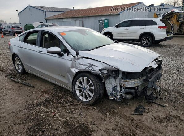 3FA6P0LUXKR262153 2019 FORD FUSION Серебряный Передняя правая четверть
