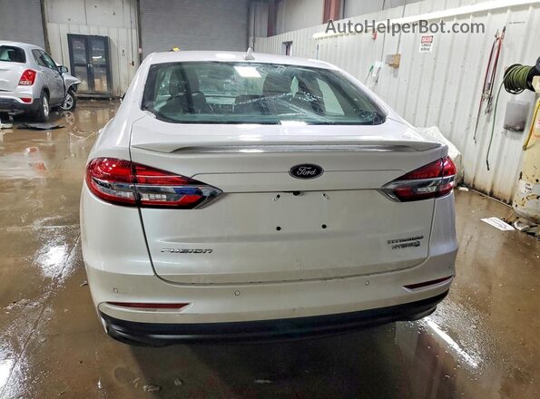 3FA6P0RU4KR119366 2019 FORD FUSION Белый Вид сзади