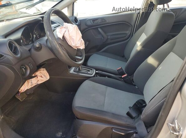 3FADP4AJ6GM137906 2016 FORD FIESTA Серебряный Вид салона спереди