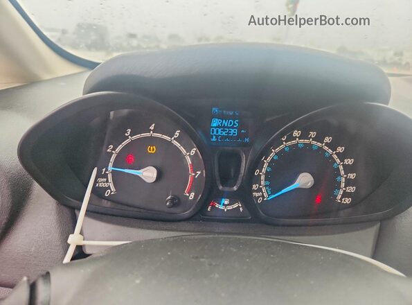 3FADP4AJ8KM123160 2019 FORD FIESTA White Вид щитка приладів