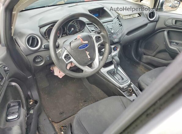 3FADP4BJ0KM120896 2019 FORD FIESTA Silver Dashboard view