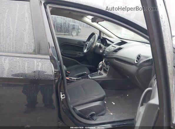 3FADP4BJ1JM103670 2018 FORD FIESTA Черный Вид салона спереди