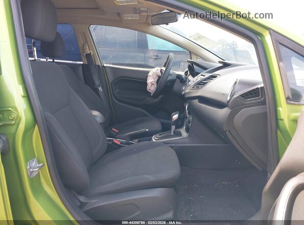 3FADP4BJ8JM143423 2018 FORD FIESTA Зеленый Вид салона спереди