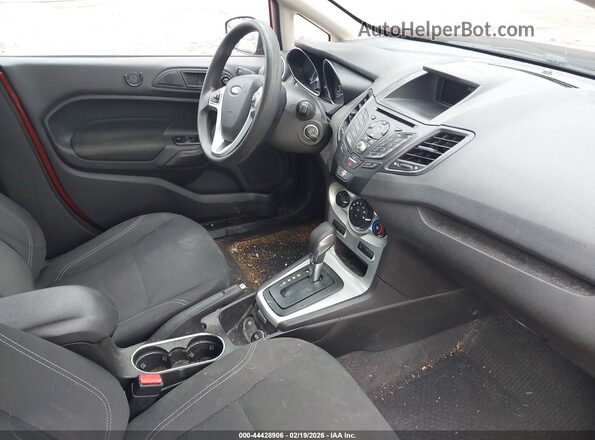 3FADP4EJ1JM128662 2018 FORD FIESTA Красный Вид салона спереди