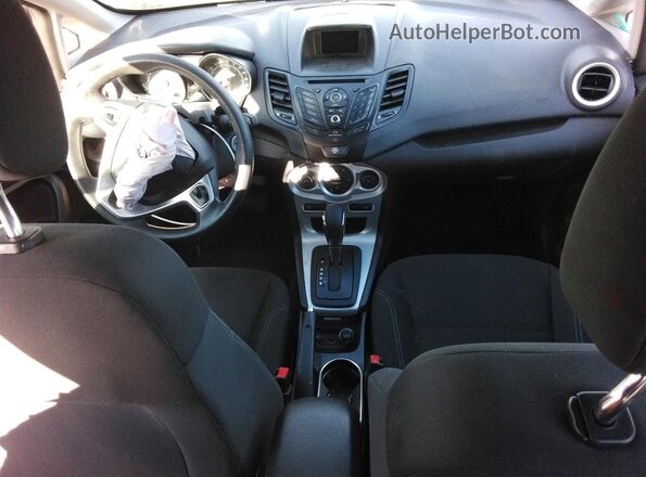 3FADP4EJ7KM162686 2019 FORD FIESTA Gray Widok deski rozdzielczej