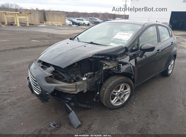 3FADP4EJ8JM112555 2018 FORD FIESTA Черный Передняя левая четверть
