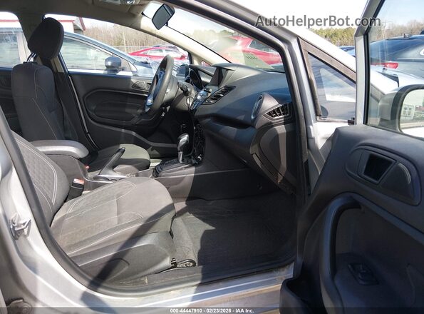 3FADP4EJ9KM150457 2019 FORD FIESTA Silver Widok wnętrza z przodu